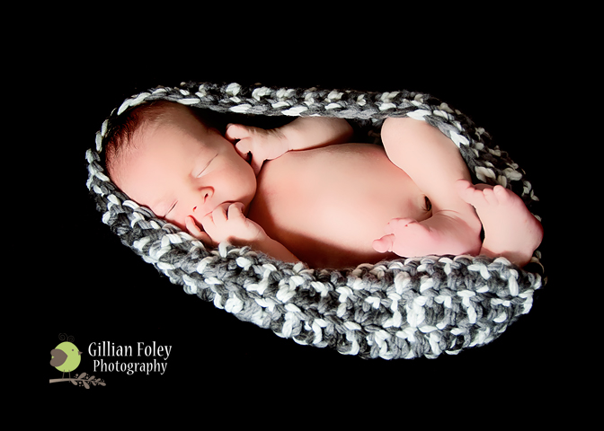 Make a newborn cocoon photography prop | Gillian Foley Photography